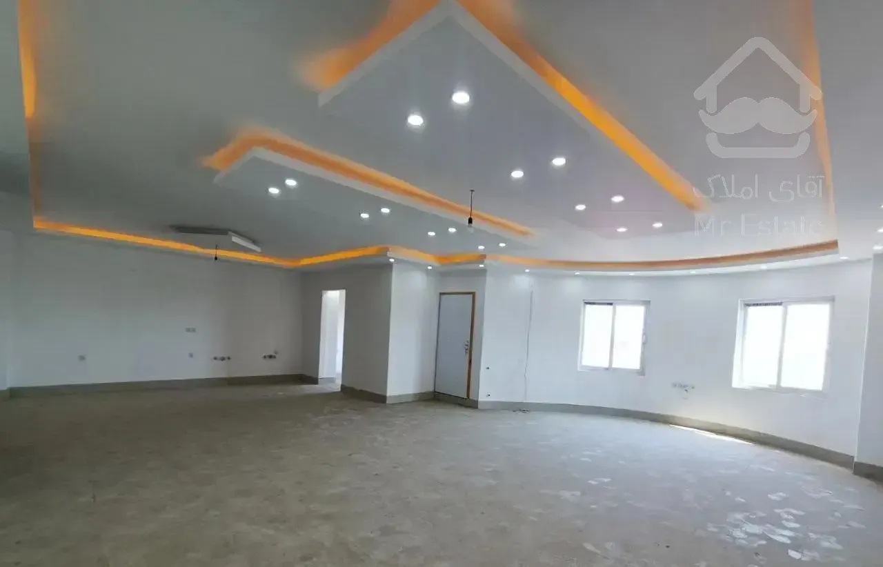 آپارتمان ۱۴۰متری تک واحدی سنددار خیابان معلم