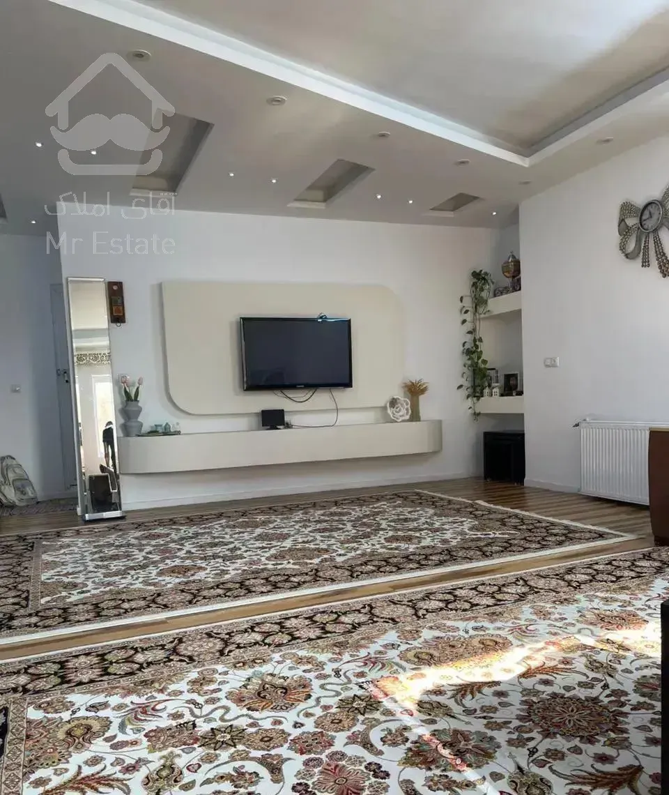 ۸۵متری طبقه۴باآسانسور دریا۵۵ فاقد پارکینگ سندتکبرگ