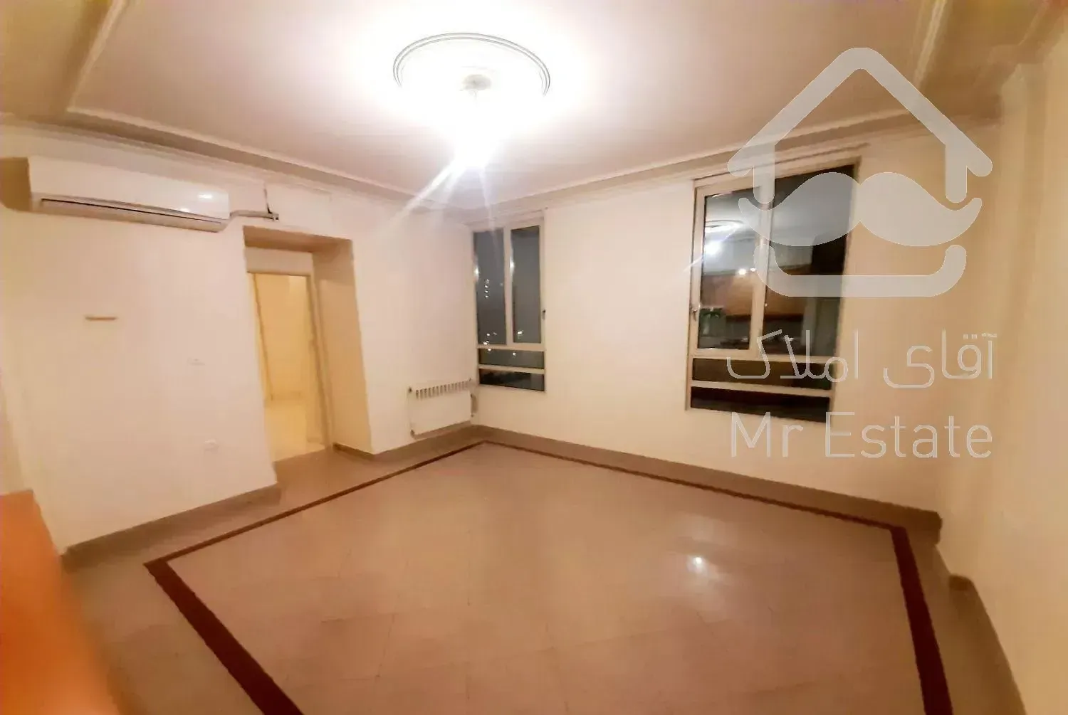 ۶۱متر۱خواب‌/فول‌سالن‌پرده‌خور‌باتراس‌/اکباتان‌بیمه