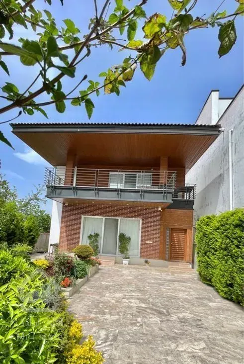 ویلای ۳۰۰ متری ونوش استخردار