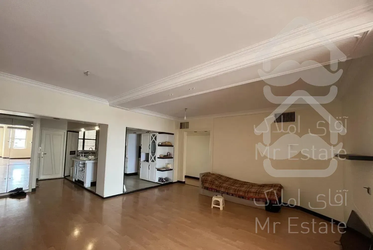 ۱۵۰ متر ولنجک طبقات بالا