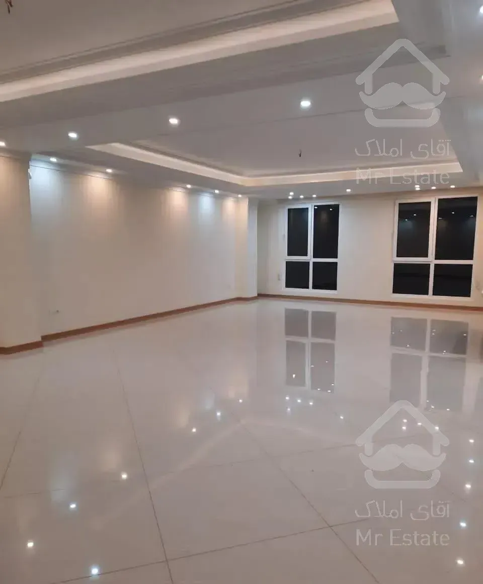 ۲۴۰ متر ۴ خواب . ملاصدرا شیراز شمالی