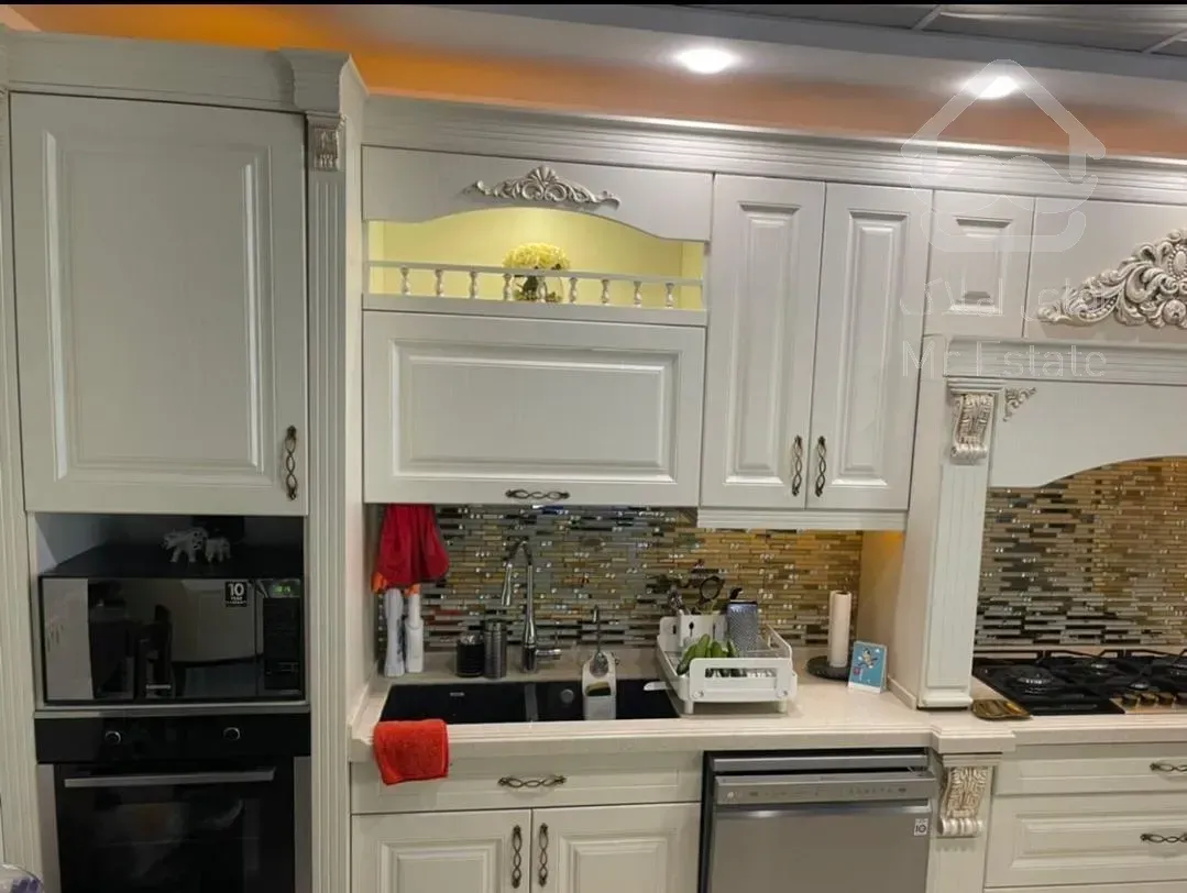 156 متر ، طبقه 17