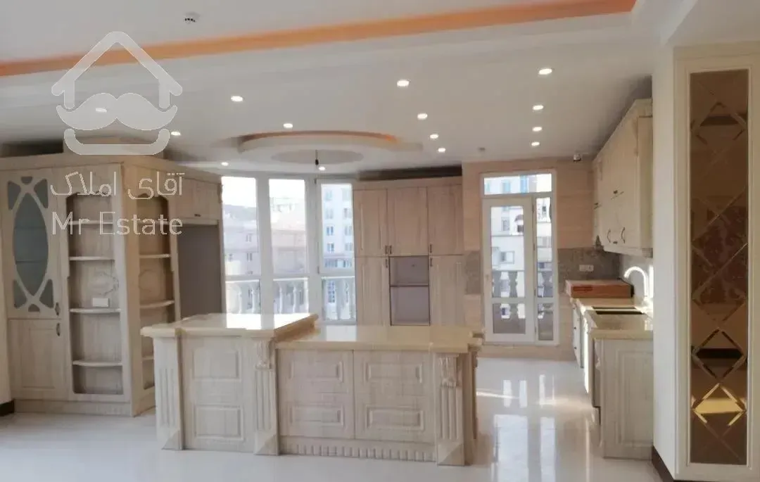 آپارتمان ۱۳۶ متری/تک واحدی/کاشانی-اباذر