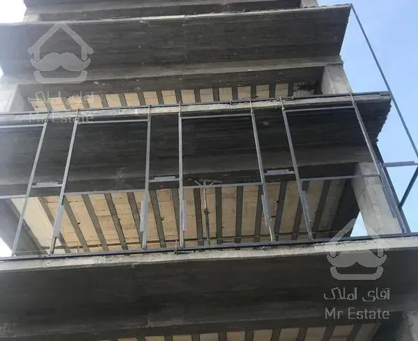 اپارتمان ۱۴۰ متری در میدان کاه فروشان