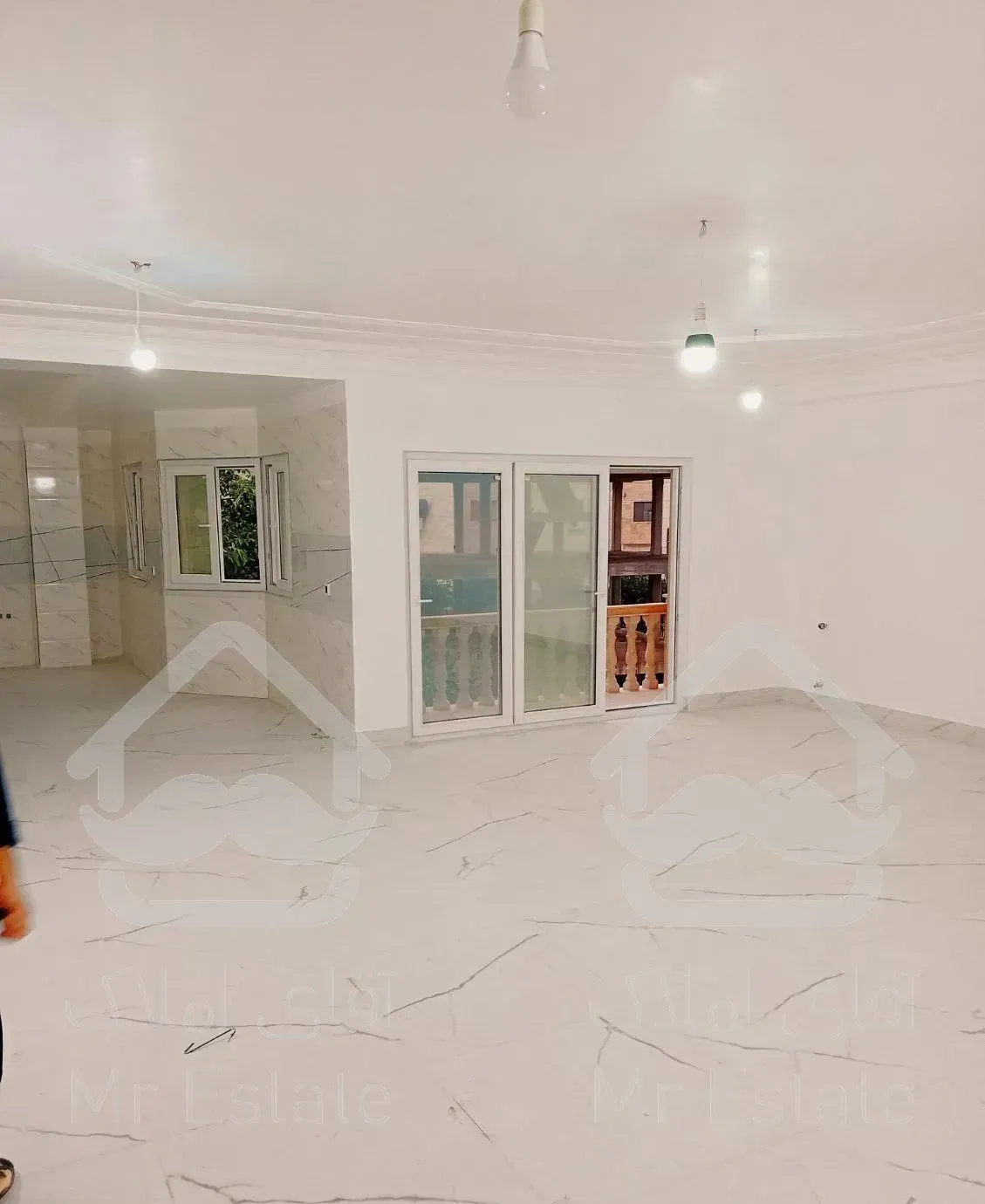 آپارتمان۱۶۰متری خ تهران کلید نخورده تک واحدی