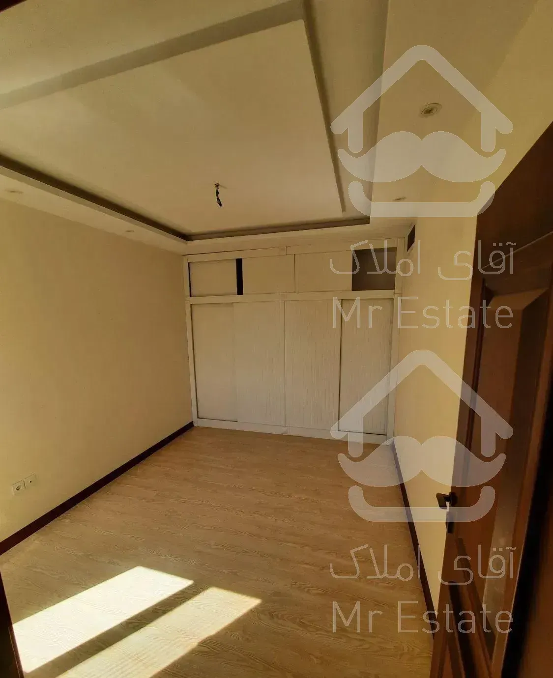 ۹۰متر ۲خوابه سالن پرده خور