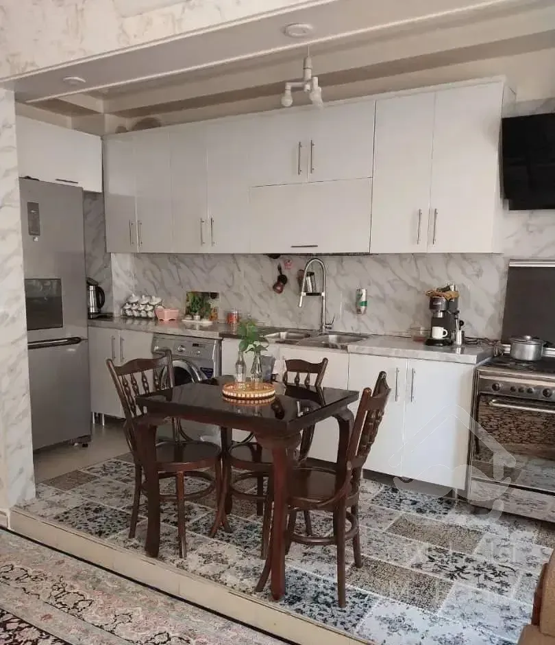 ۴۵ متر / اسانسور / پارکینگ موتور / مجرد و خانواده