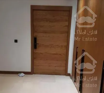 فرشته ۳۰۰ متر