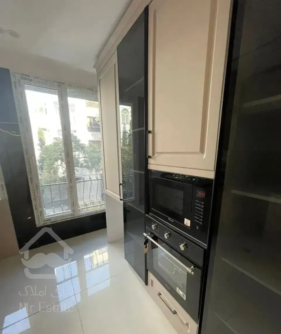 200متر ، جردن ولیعصر ، بقیمت پارسال