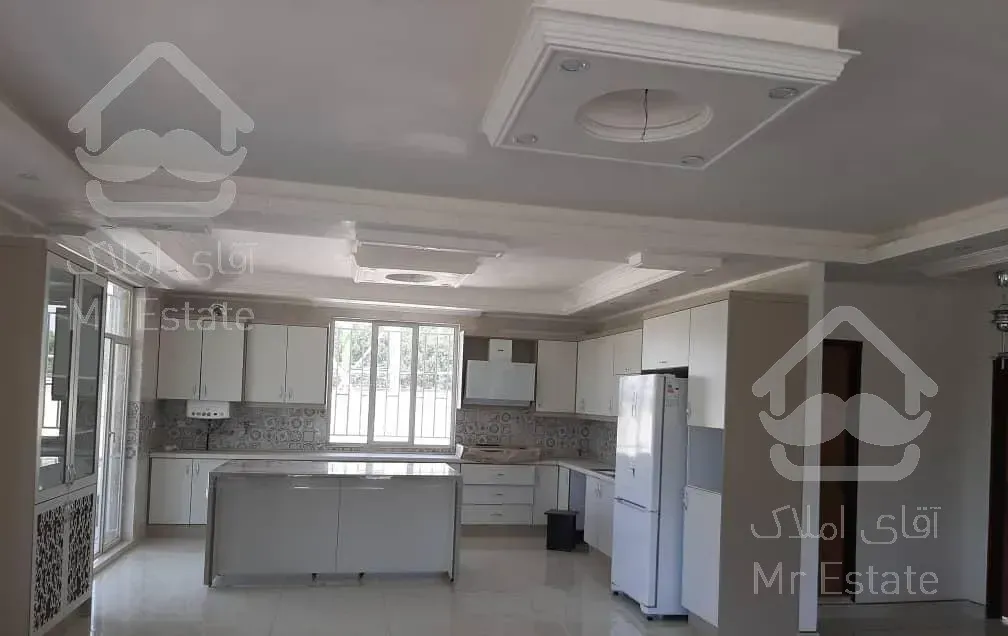 ویلا باغ ۳۰۰۰متری فول فقط متری ۲۲۰۰