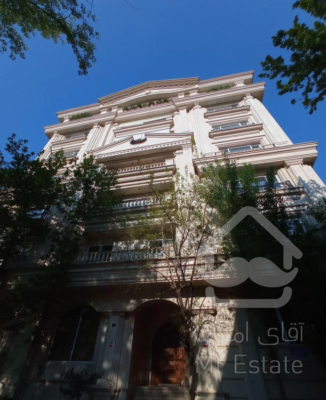 فرمانیه شرقی ۲۲۰ متر ، تکواحدی ، کلید نخورده