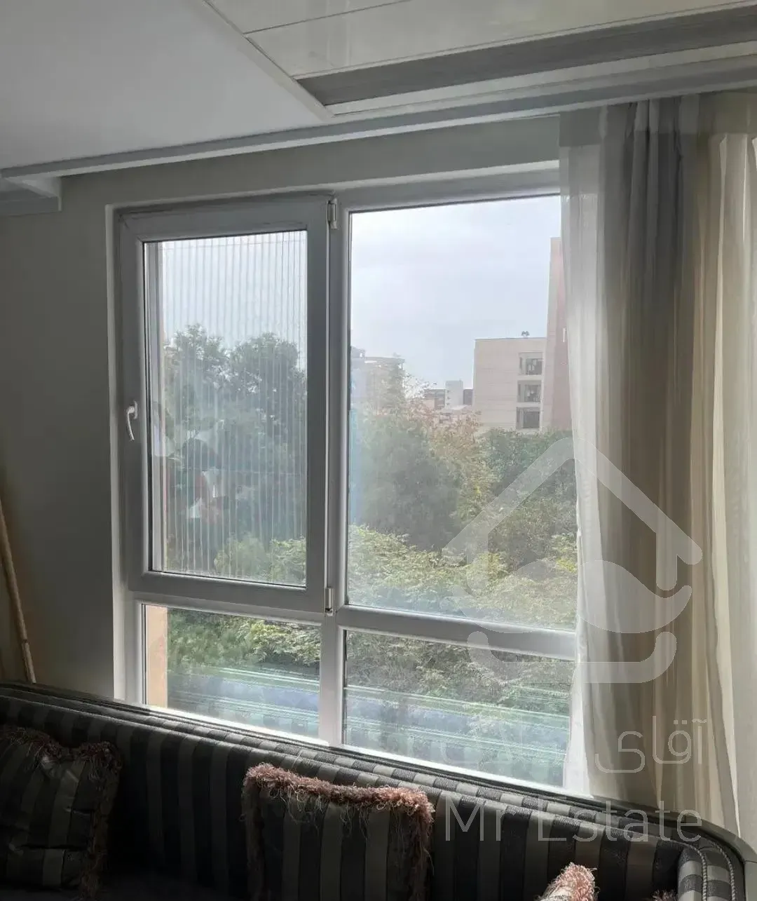 ۱۴۳ متر /سه خواب /سه طرف ویو/پنجره های تمام قد