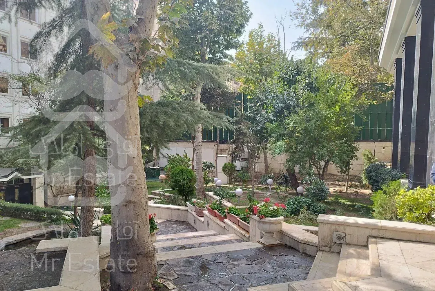 فرشته ۲۳۰ متر/۳خ/۲تراس رهن و اجاره