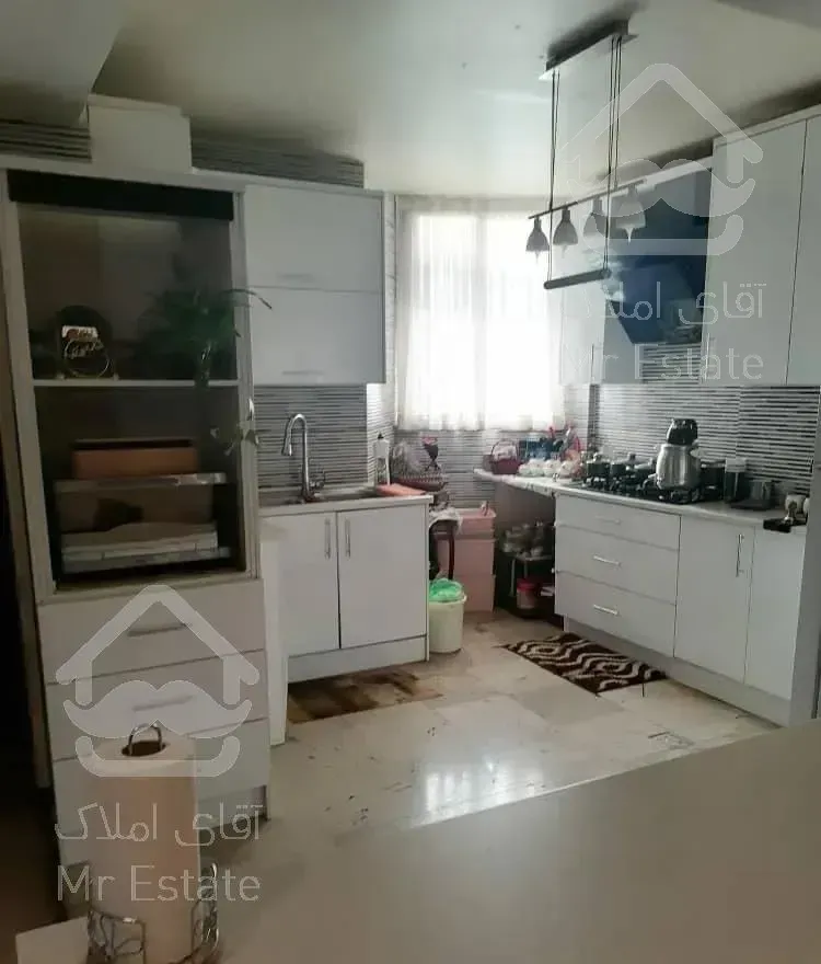 ظفر/۱۳۵ متر/۳ خواب/نورگیر جنوب/