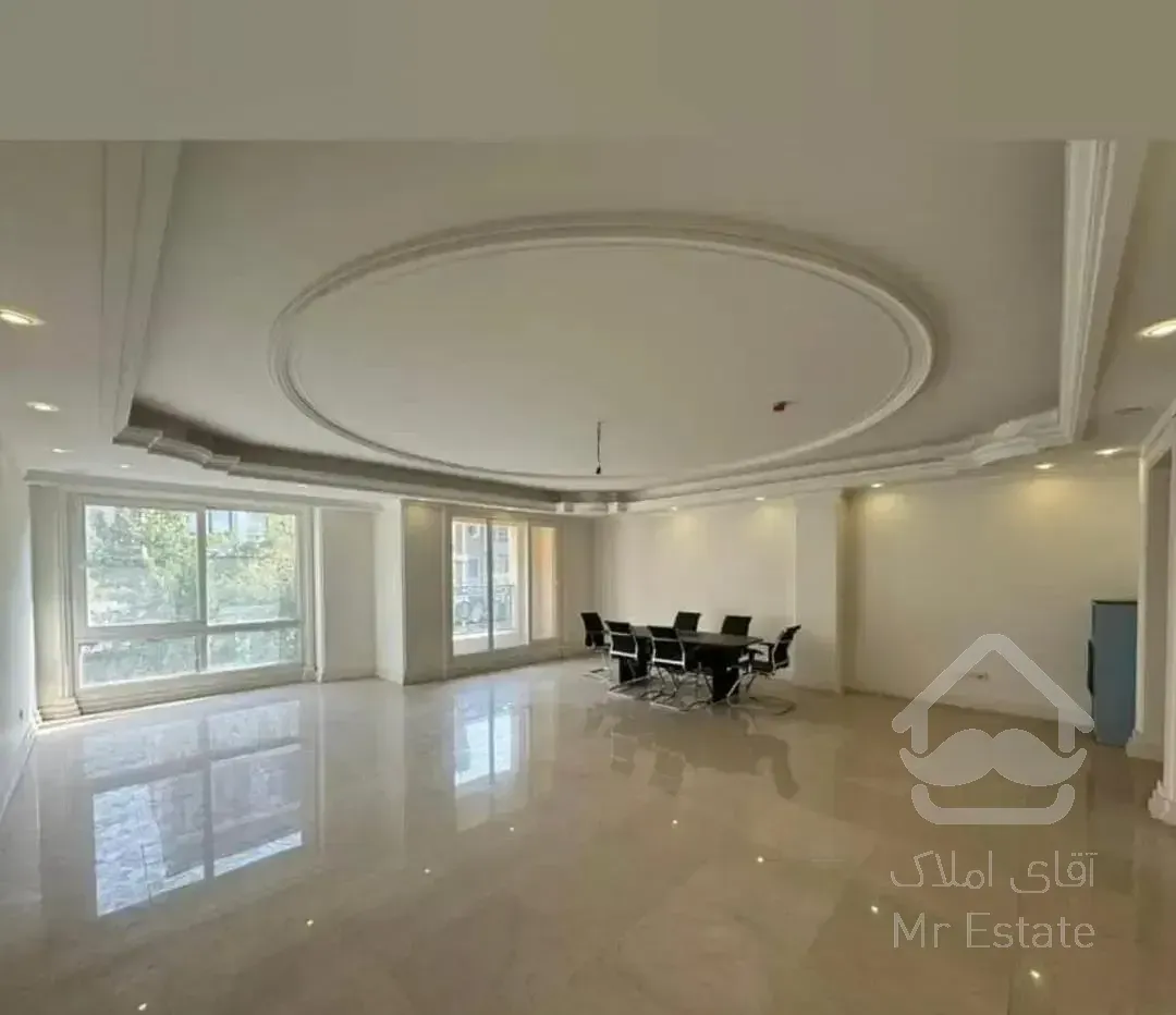 185متر سه خوابه  آجودانیه فول مشاعات