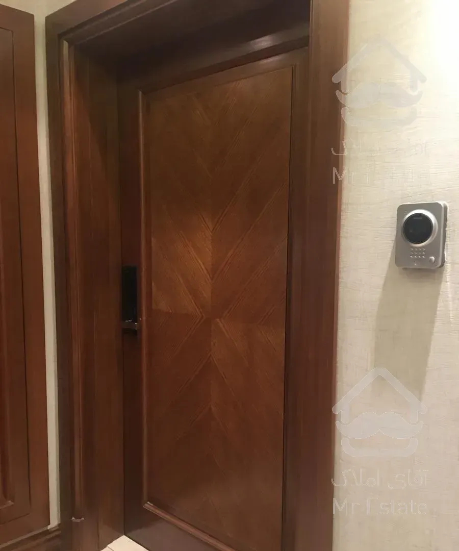 ۱۳۰ متر ۲ خواب (بالای کاج) دو پارکینگ