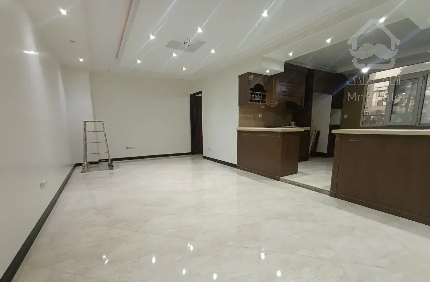 ۸۰متر/۲خواب/فول امکانات/پاستور شرقی