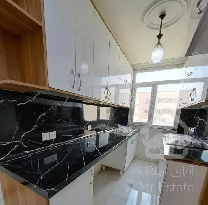 ۶۰ متر / دو خواب/ لوکیشن و نور عالی.