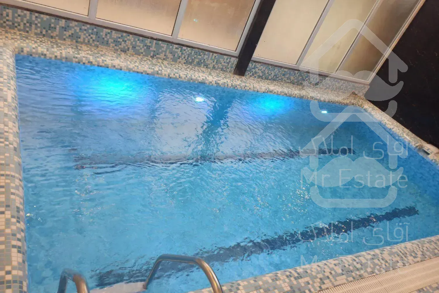 ویلا استخردارتریبلکس(بیلیارد+فوتبال دستی)مالک هستم