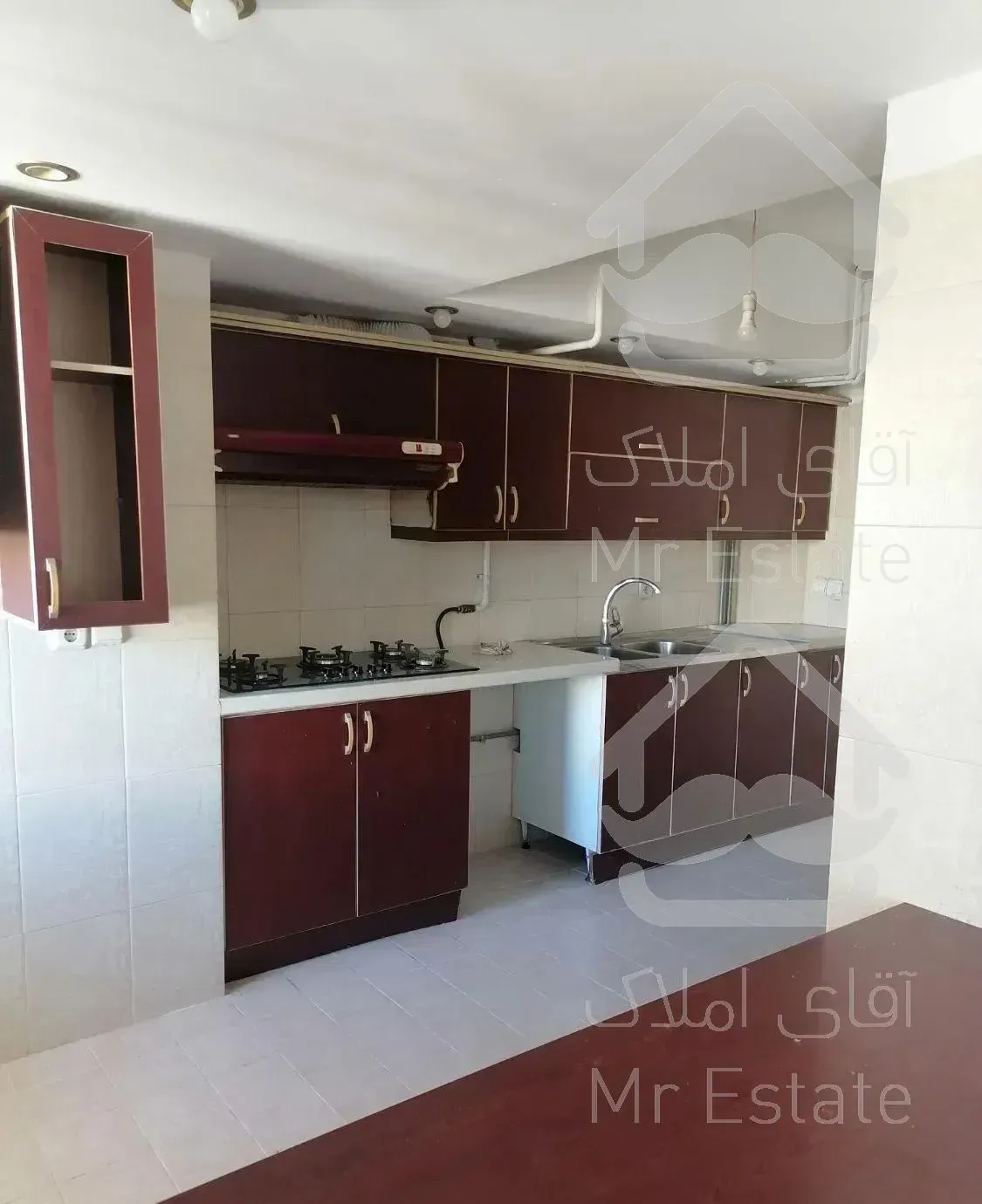 آپارتمان ١٠٠متری غزال  میدان شهدای مهراب صفاییه