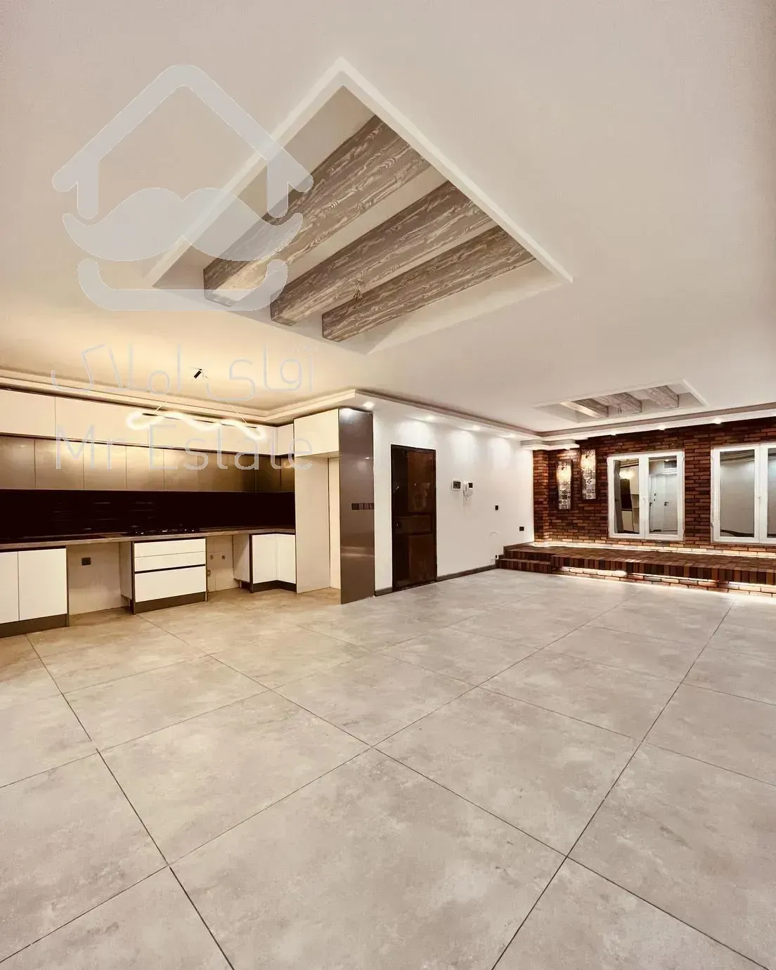 ۹۴ متر بازسازی شده/ دارای پارکینگ و حیاط اختصاصی