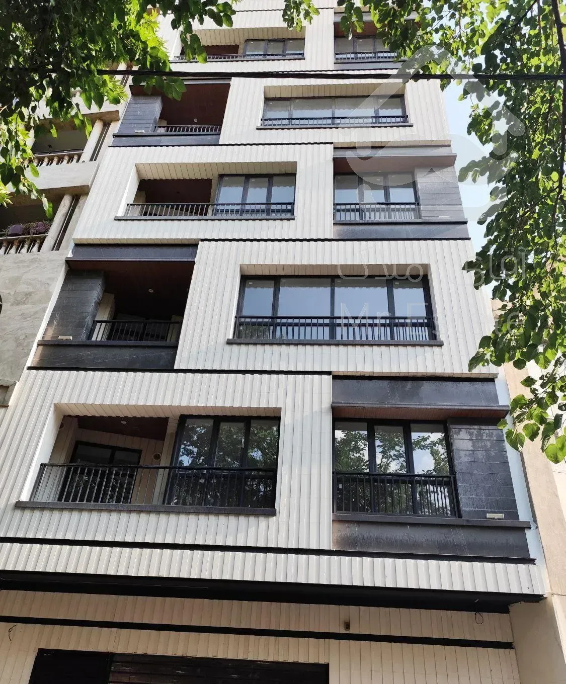 فروش آپارتمان۱۹۶ متری۳ خوابه پلان بینظیردردزاشیب