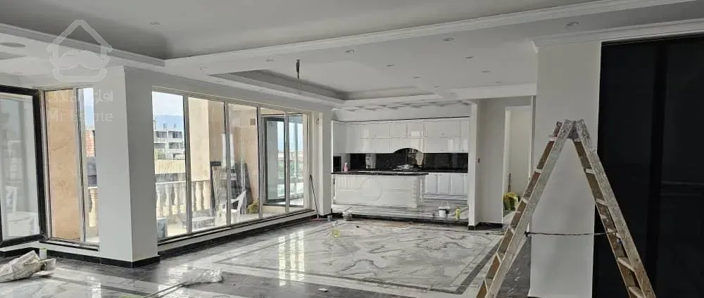 پنت هاوس ۵۰۰ متری ۴ خوابه دارای استخر