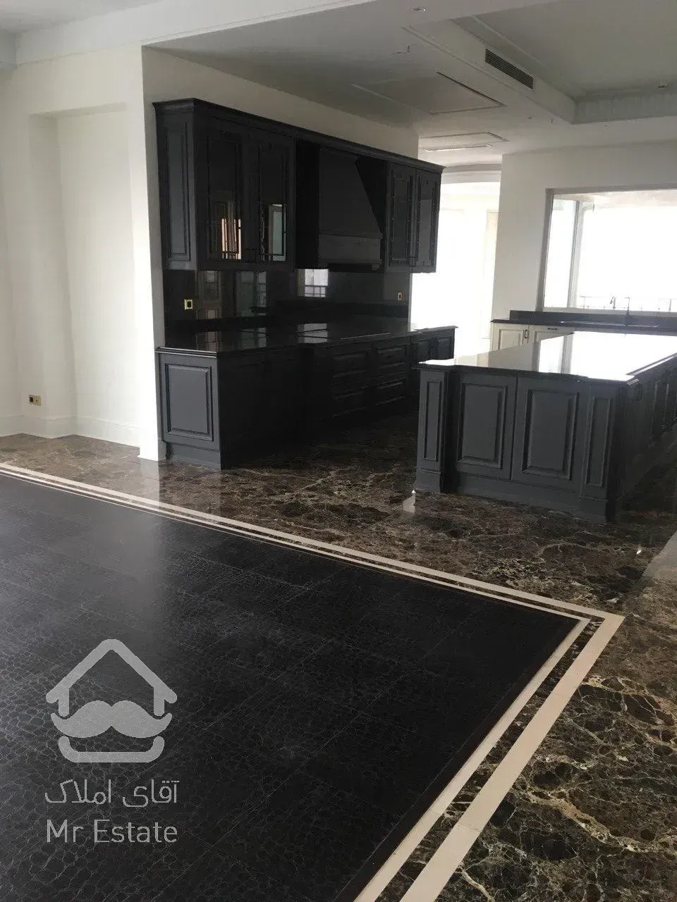 خرید آپارتمان 400 متری فرمانیه شرقی سنبل