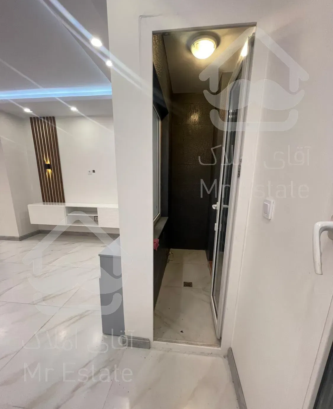 پاسداران،۱۱۵متر