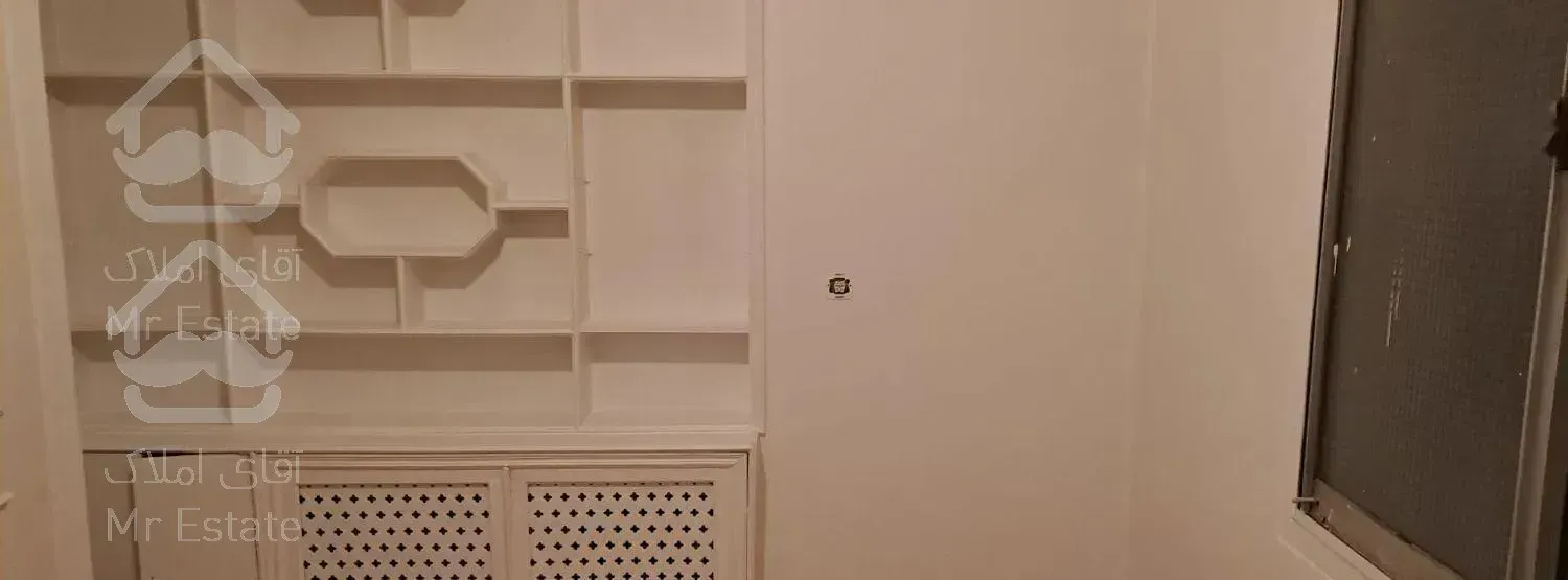 ۱۱۰ متر کل ملک ۸۵ متر بنا دو تا اتاق خواب