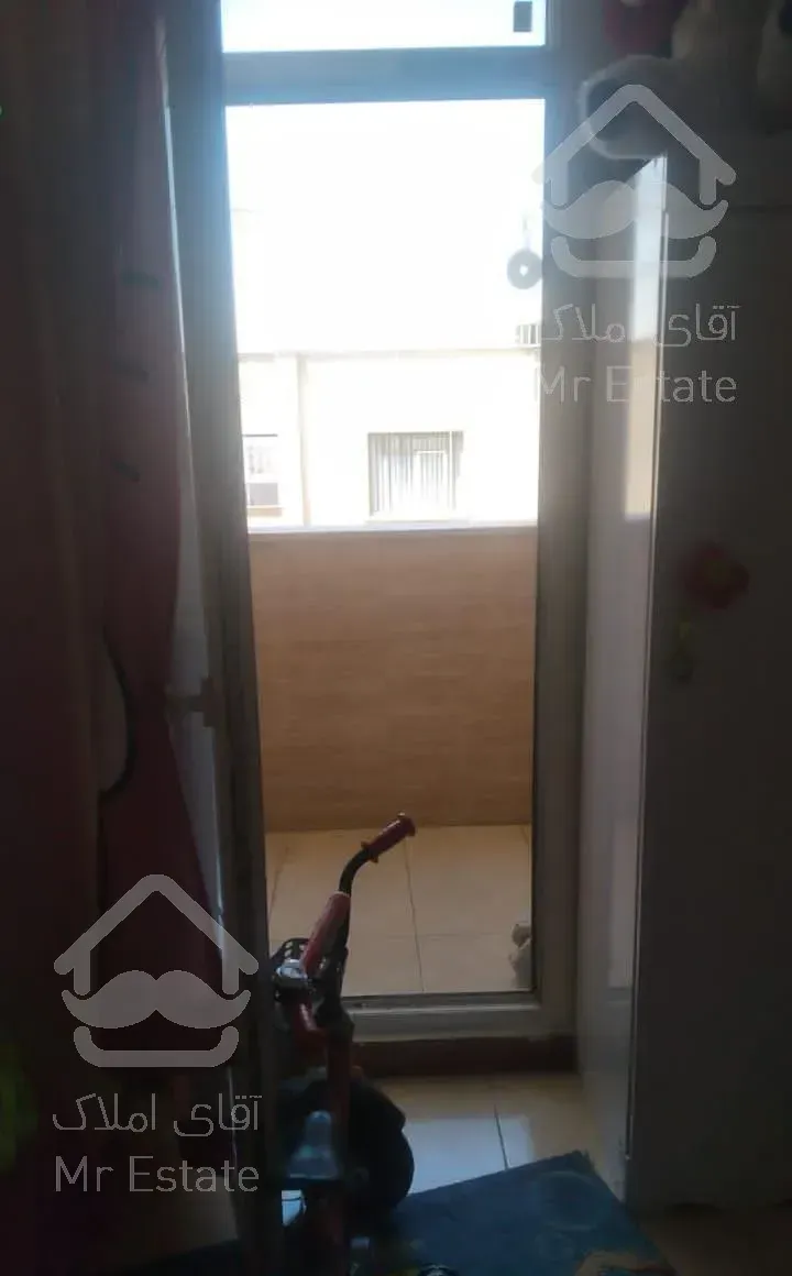 82متری فول فول امکانات آسانسور وپارکینگ اختصاصی