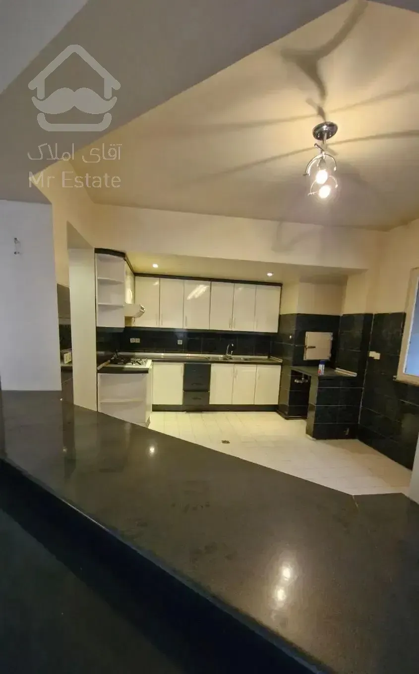 ۱۸۰ متر خوش نور و نقشه / تک واحدی و جذاب / تخلیه