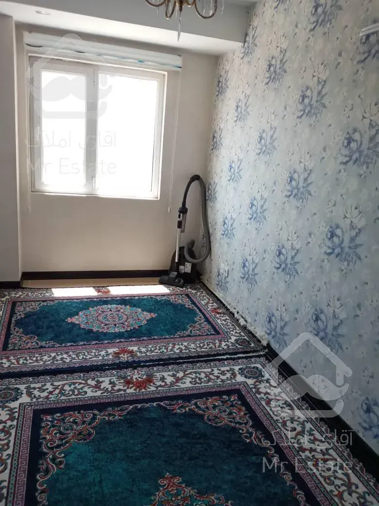 ۷۱ متر / برج ارکیده / جنوبی غرق نور / دریاچه چیتگر