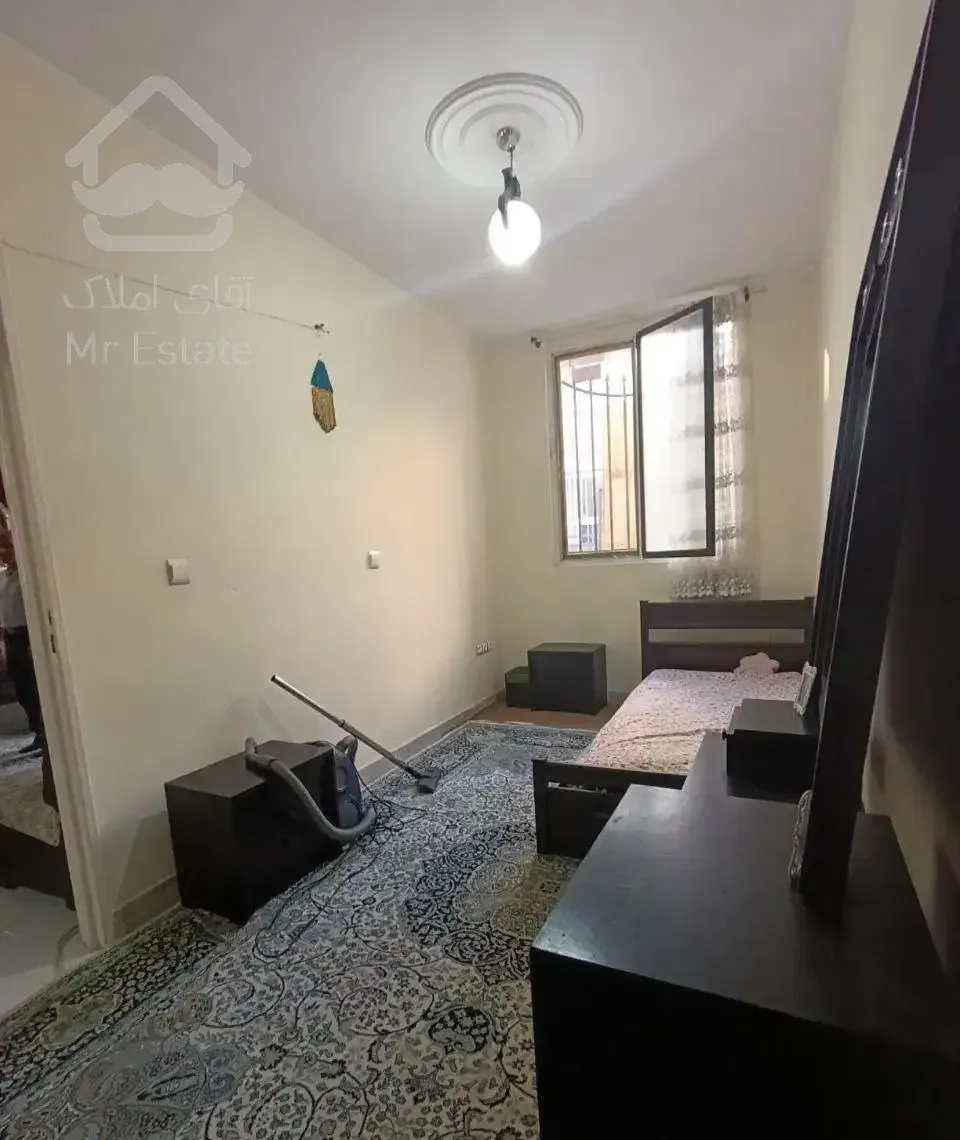 ۴۵ متری میدان بروجردی طبقه اول