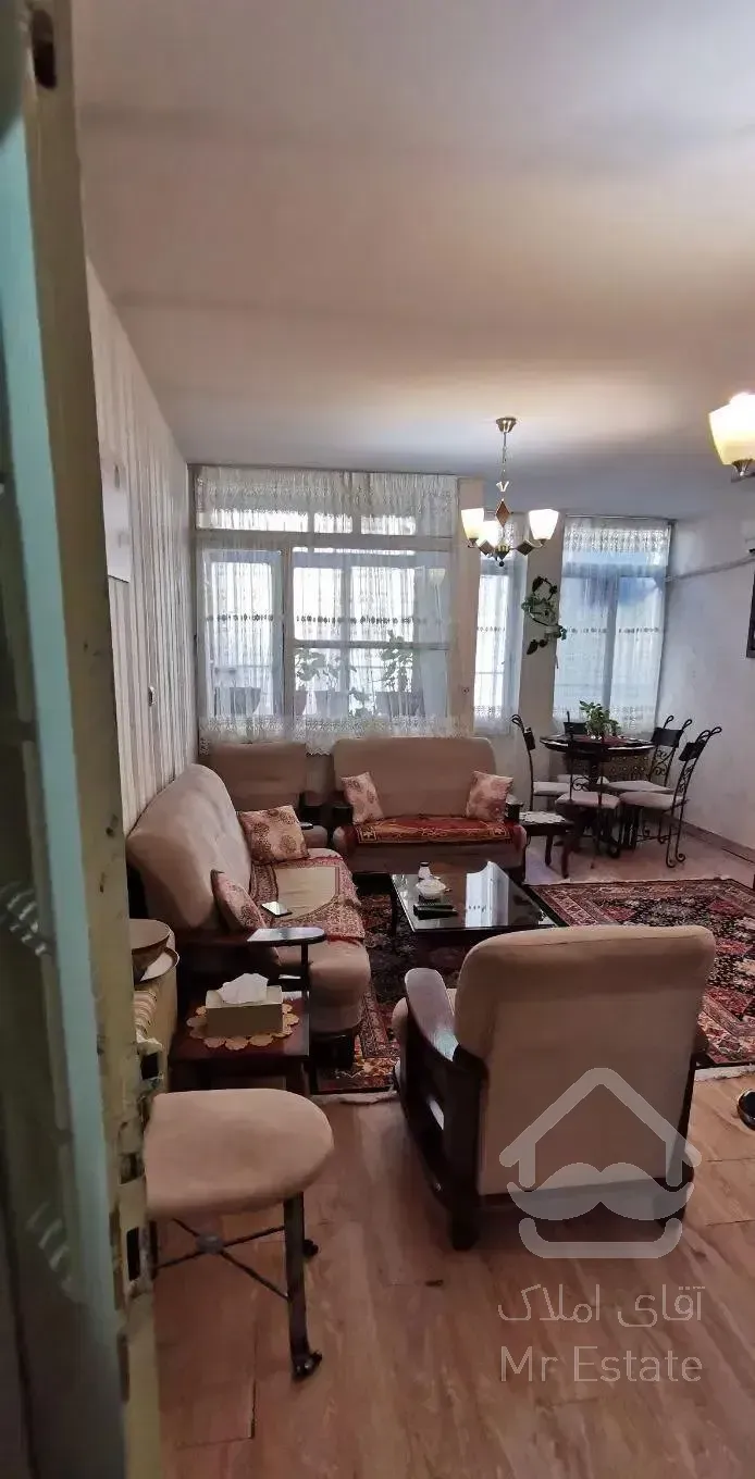 70متری 2خوابه طبقه اول قلهک جلالی