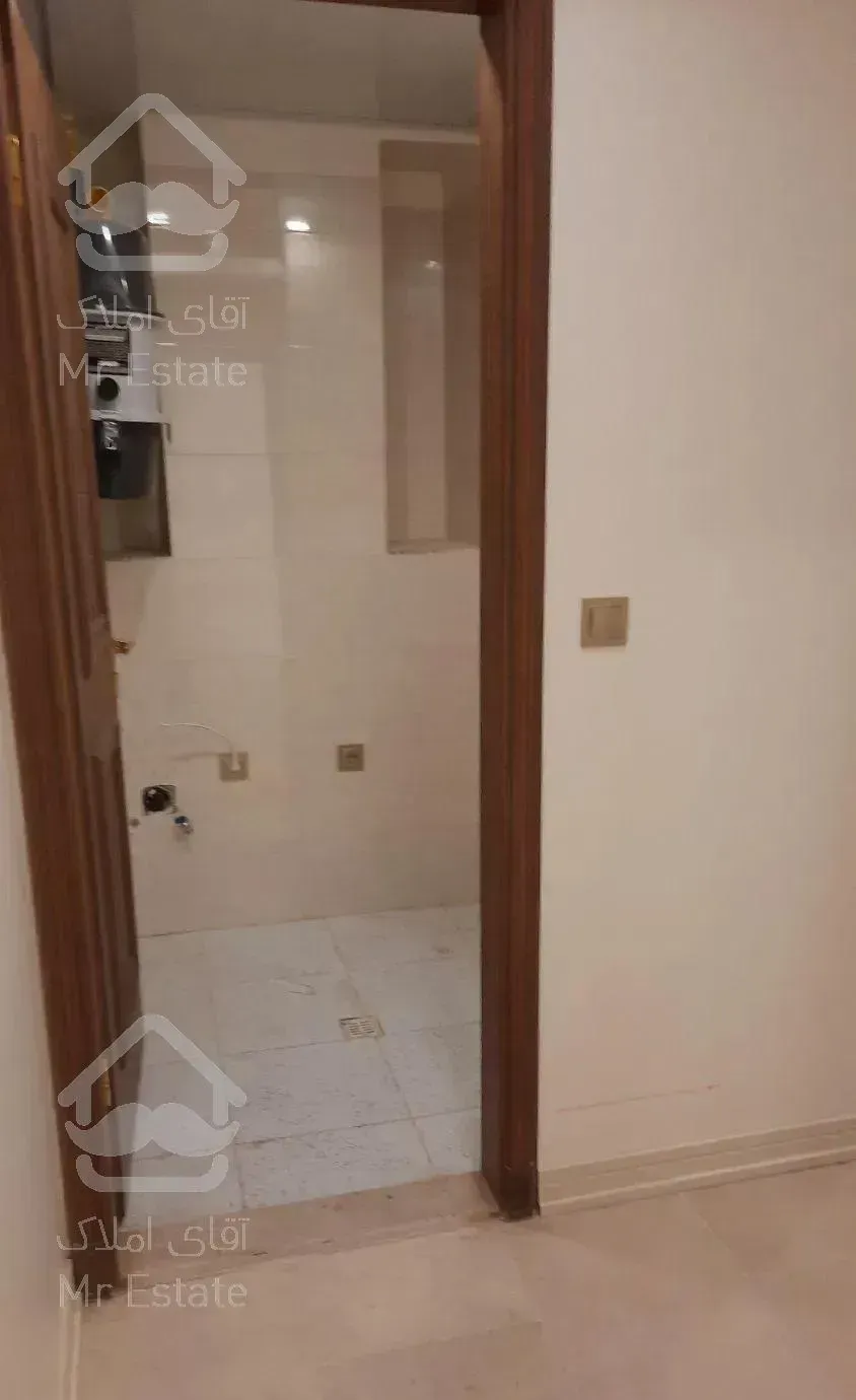 ۱۴۰ متر فلکه اول تهرانپارس