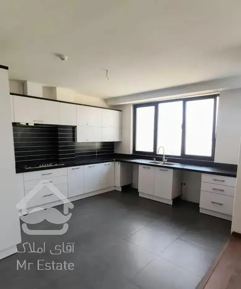 ۱۰۷متر /ویو  / ۲ جهت نور / دریاچه ، کوهک