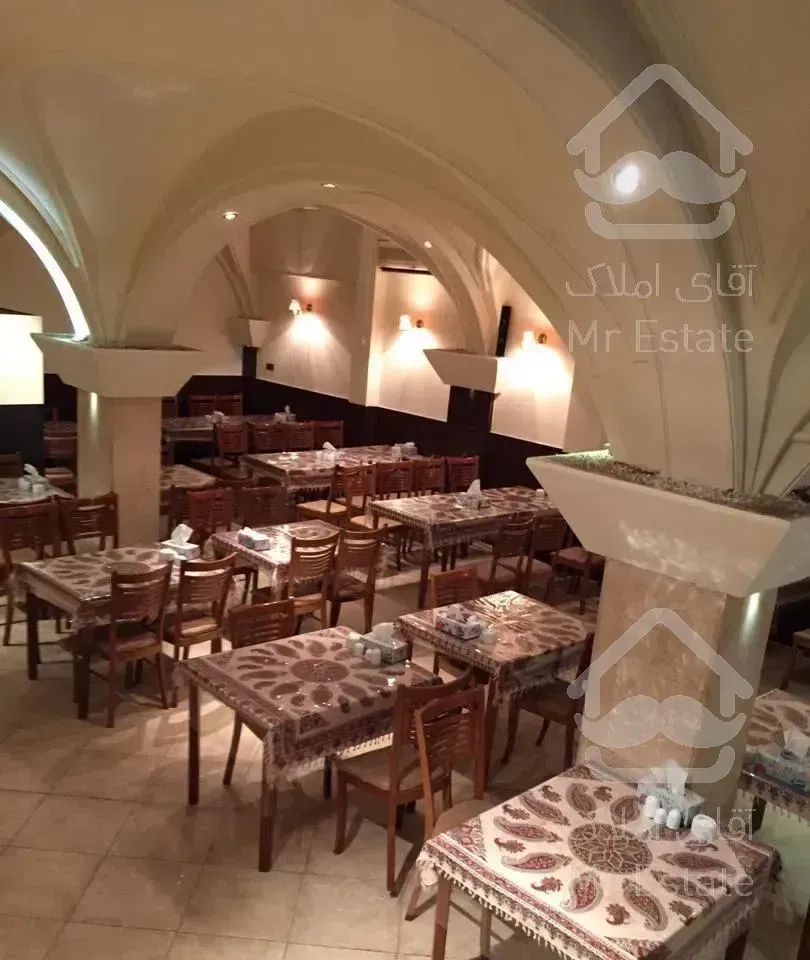 ۲۰۰ متر سفره خانه سنتی (شریعتی الهیه )با ۳ جواز