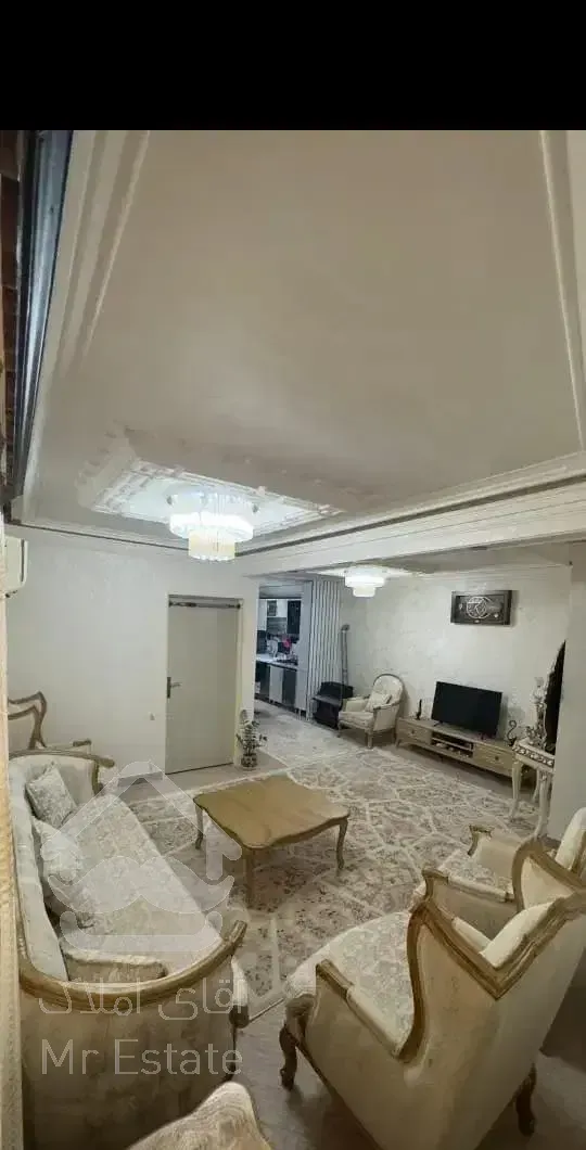 واحد بالا ۷۵ متری با ۲عدد مغازه املاک سران حمیدیان