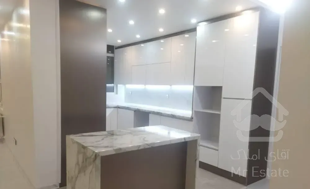 ۲۰۷متر ۴خوابه/میدان ولی عصر/بهجت اباد