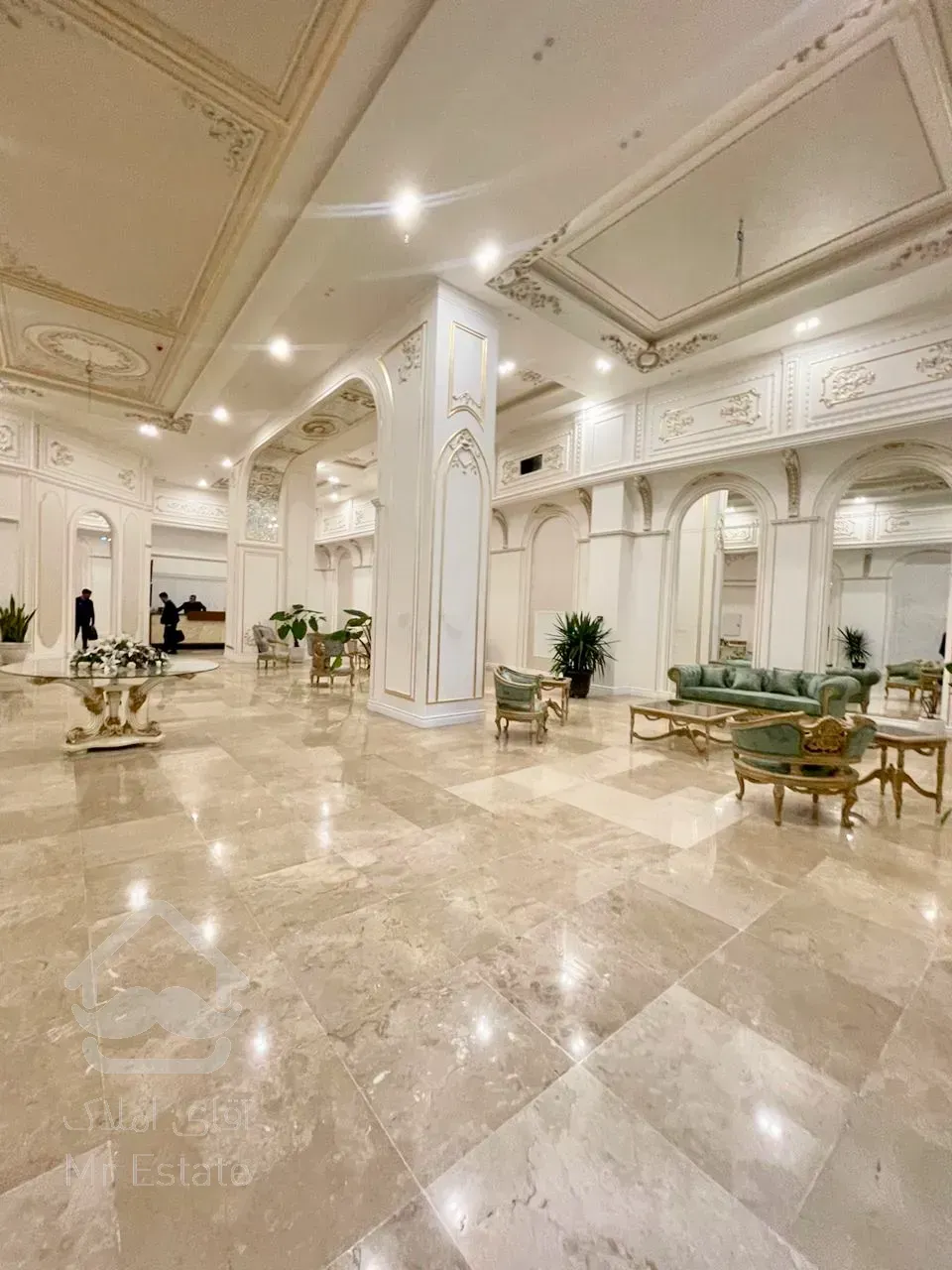 ۳ خواب / ۱۰۰ متر حیاط اختصاصی گاردن/ فول نیاوران