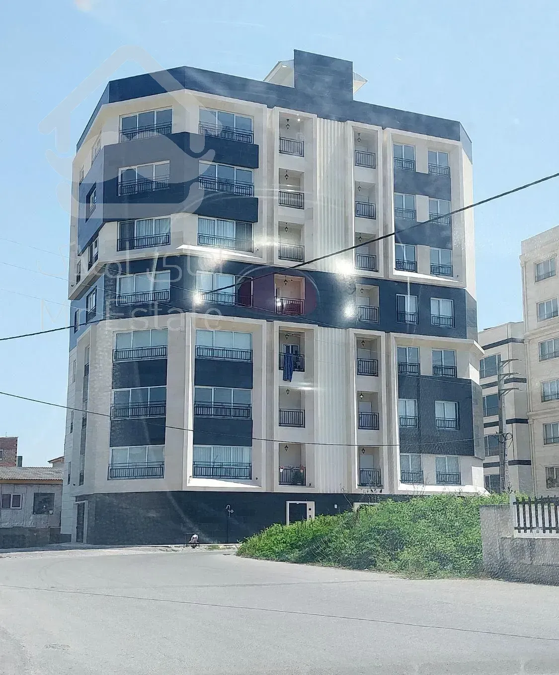 فروش آپارتمان ۱۸۸ متری ۳ خوابه در آبشار تهران