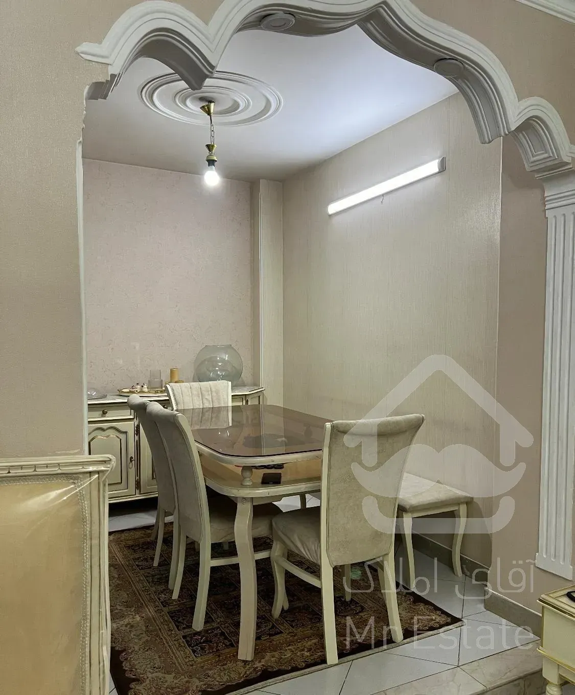 واحد ۱۰۰ متری ۳ خوابه غرق نور و پنجره