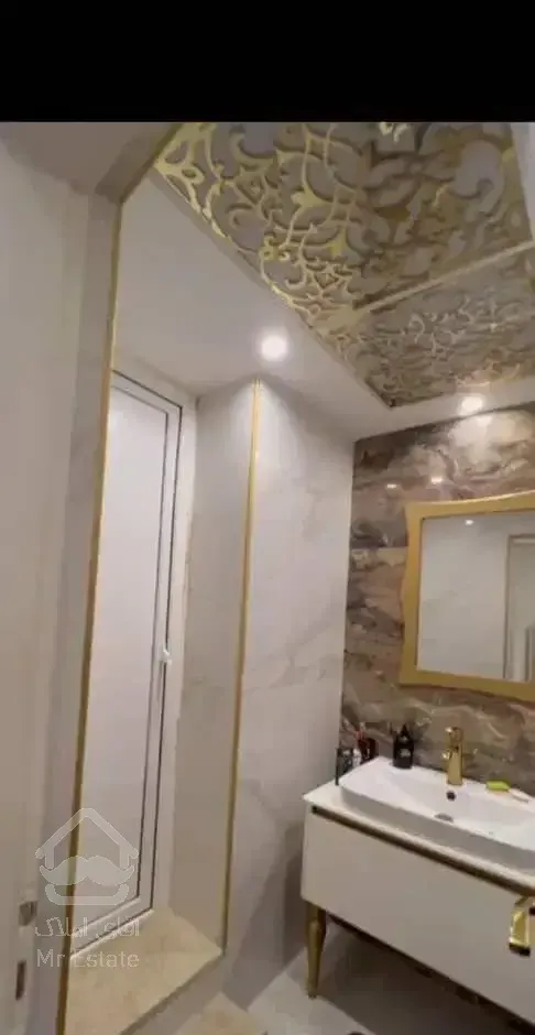 فروش ۱۴۵ متری در لوکیشنی عالی با قیمتی فوق العاده