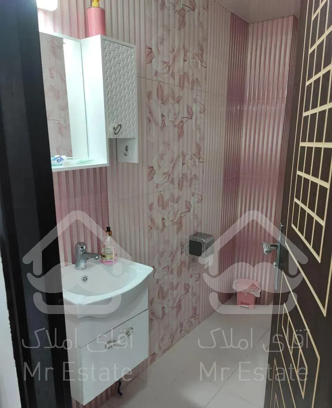 آپارتمان طبقه اول ۸۱متری(فاز۱)شهرک سیمرغ