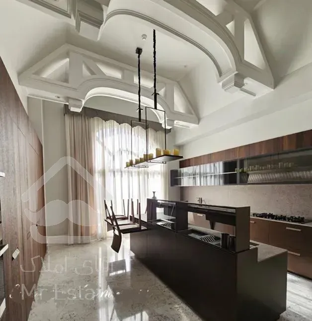 ۳۸۵م،کاخ‌مجلل‌‌بامشاعات‌فرامنطقه‌ای،۷پارکینک