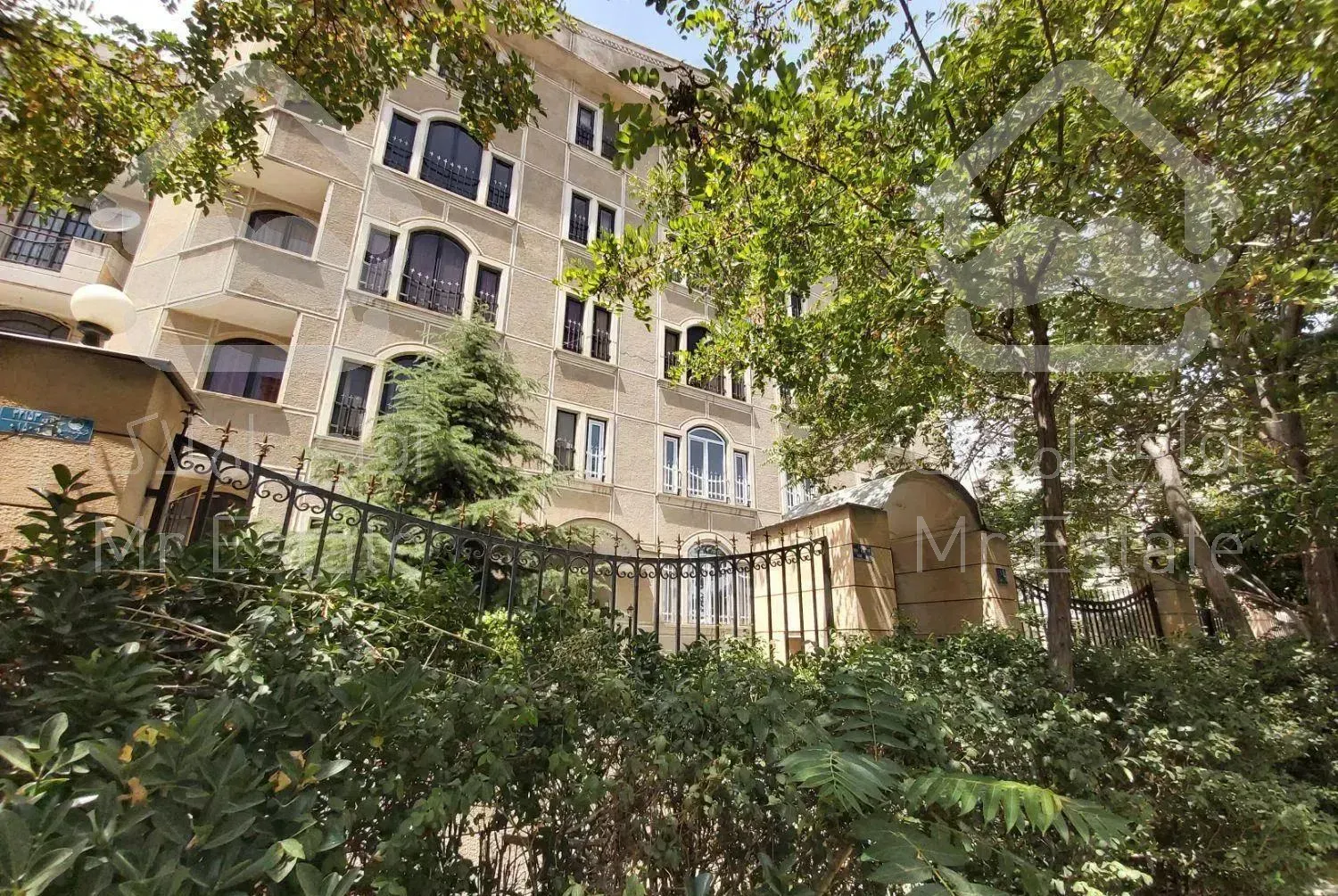 آپارتمان 95 متر دو خوابه