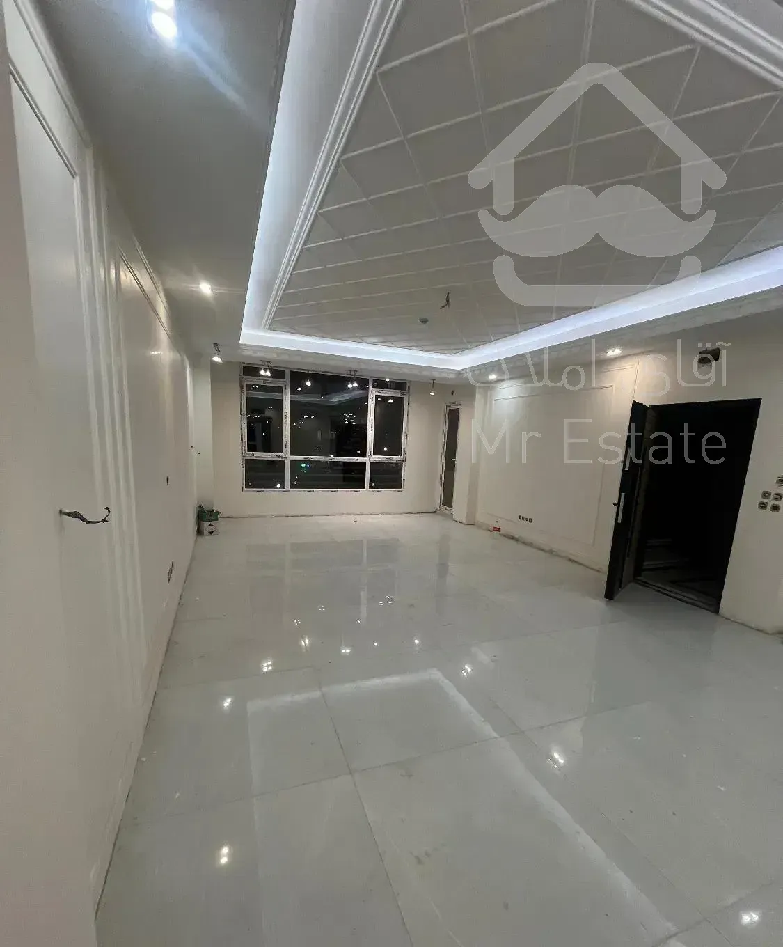 اپارتمان۱۰۵ متری۲خواب سالن پرده خور ۲ پارکینگ سندی