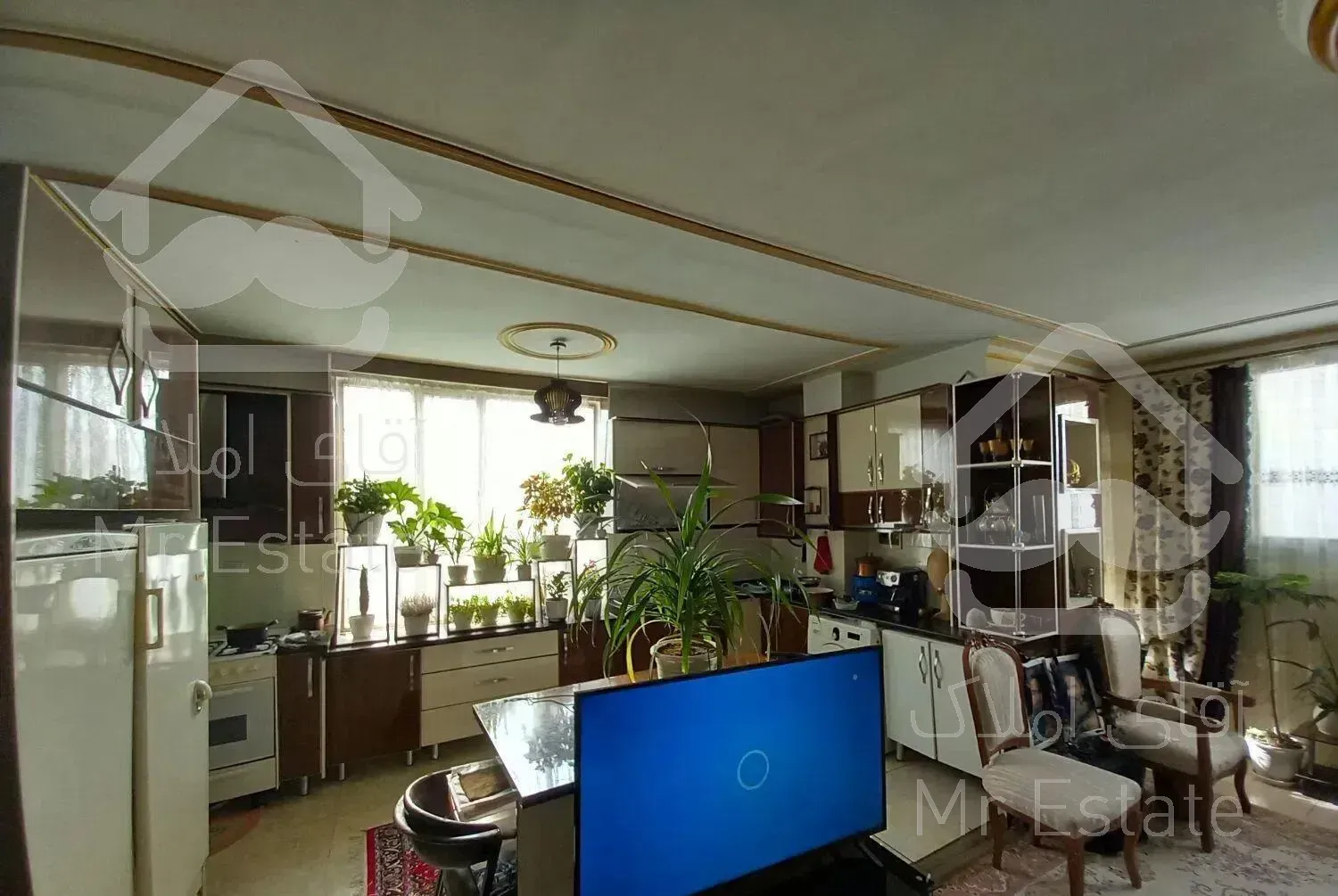 اپارتمان ۱۰۰متری طبقه دوم با پارکینگ اختصاصی